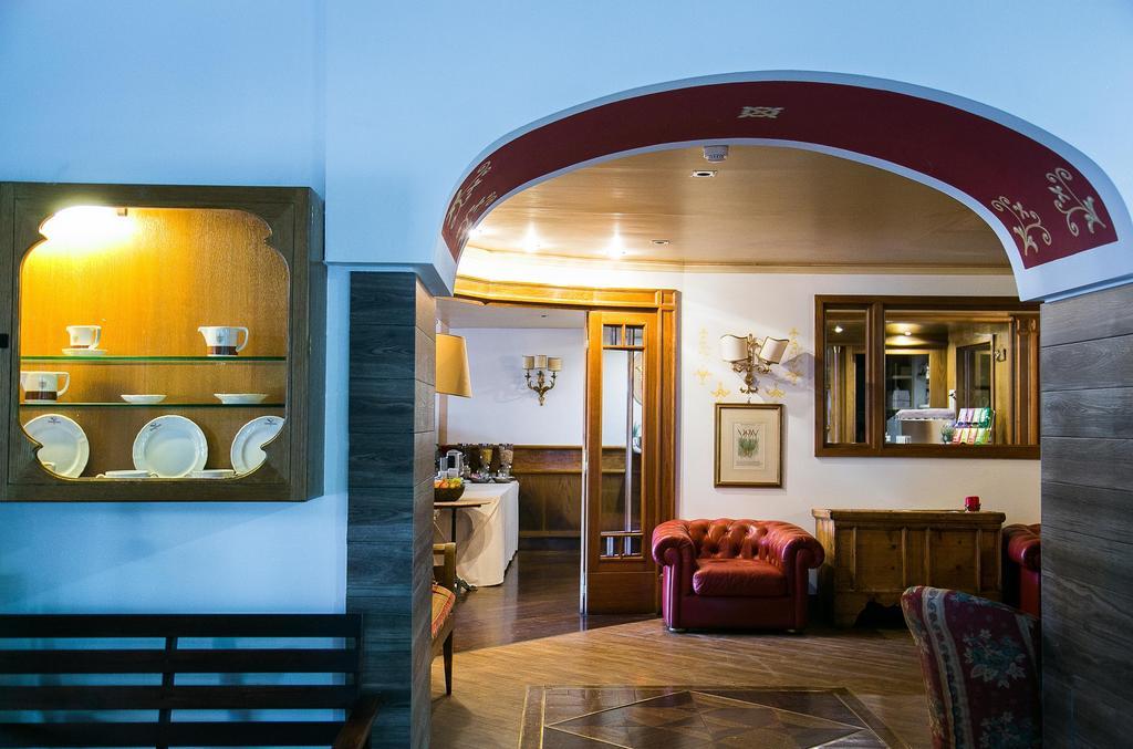 Hotel Posta R.T.A. Madonna エクステリア 写真