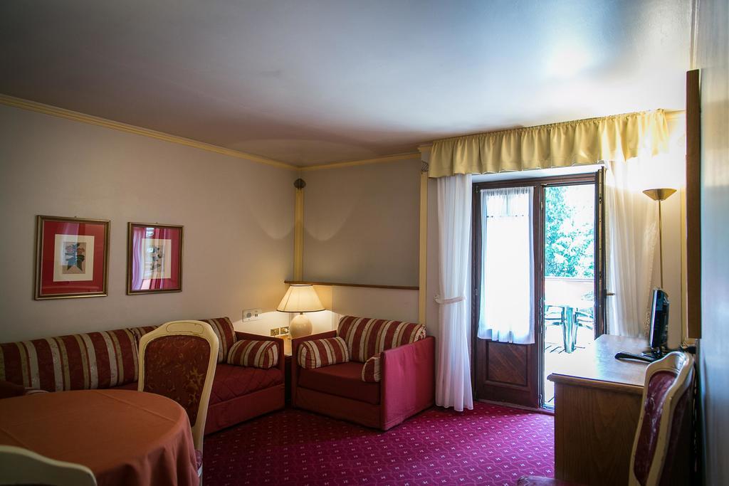Hotel Posta R.T.A. Madonna エクステリア 写真